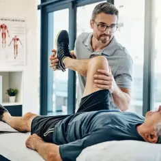 Jak się zwracać do fizjoterapeuty, by uniknąć niezręczności?